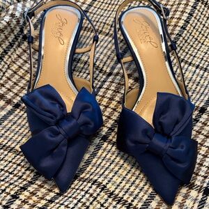 Jewel Badgley Mischka Navy Blue Bow Heels